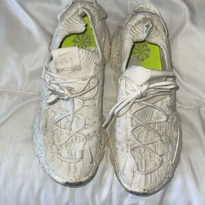 NIKE SPACE HIPPIE 04